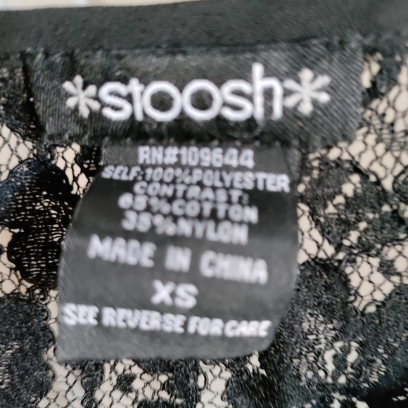 Rose Pattern Top 🌹 - Picture 3 of 4